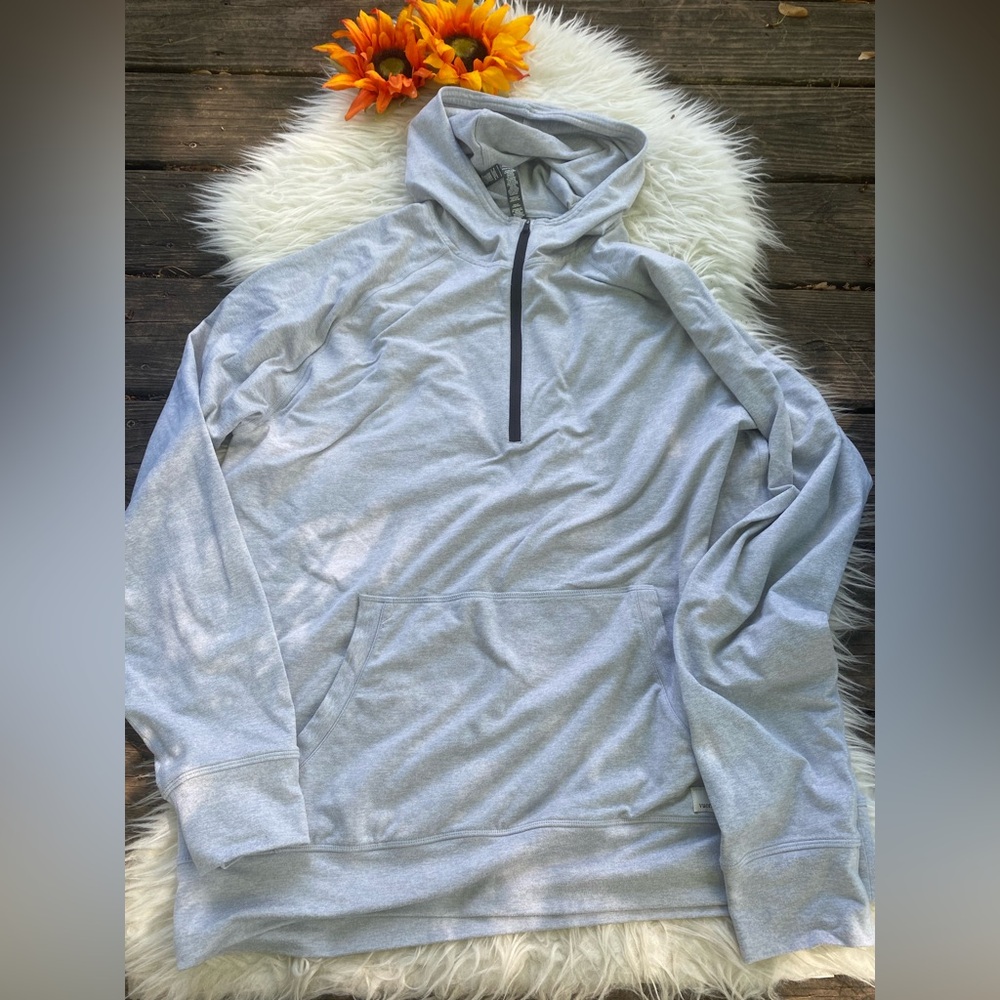 Excellent Condition Vuori Performance Half Zip Ho… - image 4
